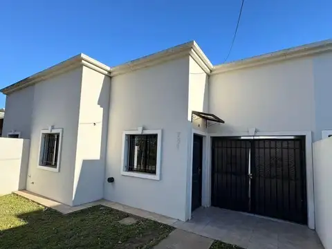Casa en venta - 2 Dormitorios 1 Baño - Chivilcoy