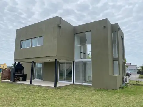 Avenida de los lagos 100