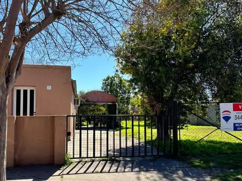 Casa con gran terreno en venta en Zavalla