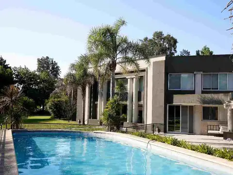 CASA EN VENTA EN ABRIL CLUB DE CAMPO