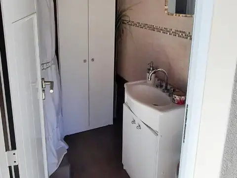 CASA A LA VENTA CASILDA. IMPECABLE. 3 DORMIT. GALERIA. QUINCHO .PILETA. GARAGE 2 AUTOS