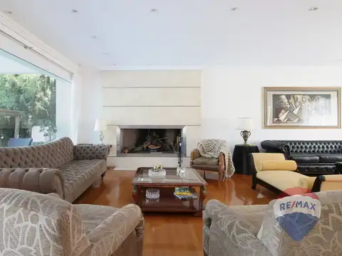 Casa 7 ambientes con 6 baños