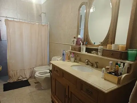 Casa 5 ambientes con 1 baño
