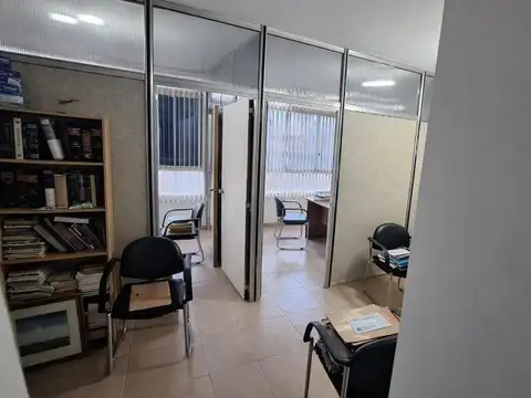 Oficina 3 ambientes con 1 baño
