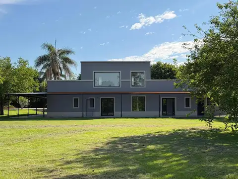 VENTA CASA 5AMB 12.000m2 Terreno, Reformada a nueva, con pileta, con escritura, Chacras del Molino