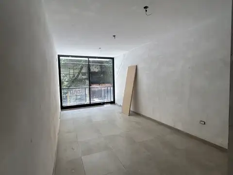 1 Amb Al Frente con Balcón Apto Profesional. Finalización Aprox Enero 2026