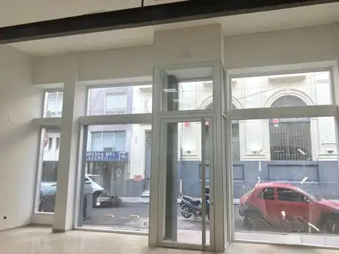 Local en Alquiler Via Pública