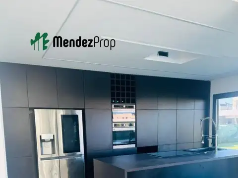 Casa 4 ambientes con 4 baños