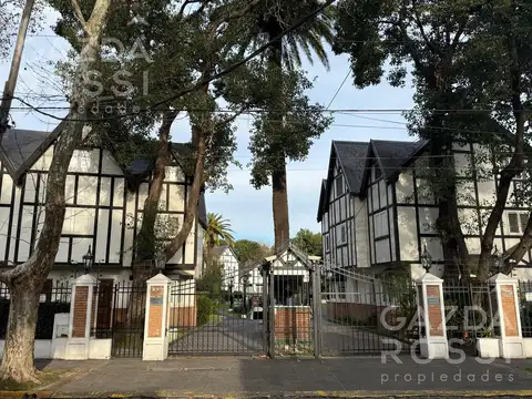 Casa en venta en Adrogue 4 ambientes