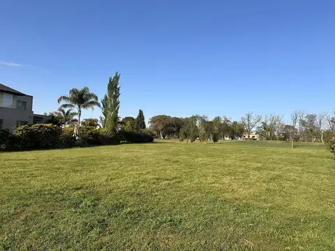 Terreno en  venta al golf Las Lomas Haras Santa Maria, Escobar