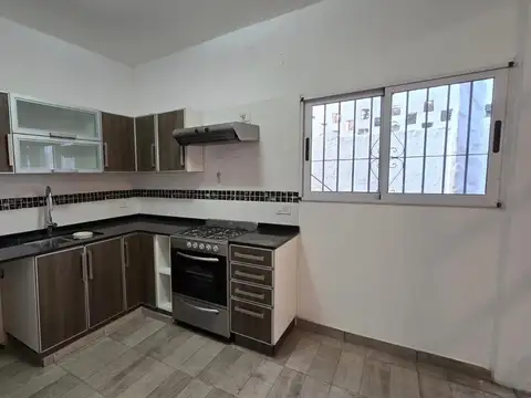 Depto Tipo Casa 4 ambientes con 3 baños