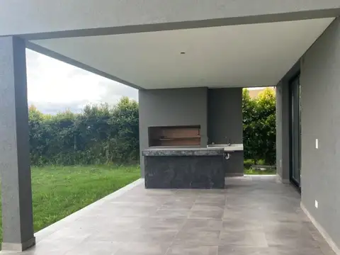 Bernardo De Irigoyen 1000