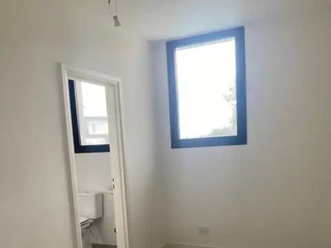 Casa en Venta con 6 cocheras