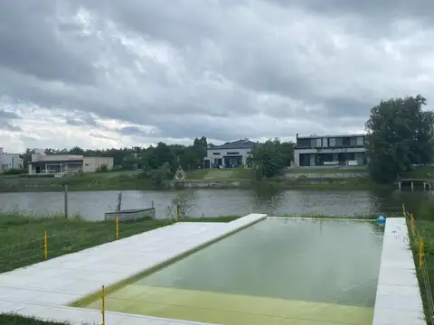 Casa de 5 ambientes a la venta en San Matías Escobar