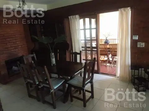 Casa 5 ambientes con 2 baños