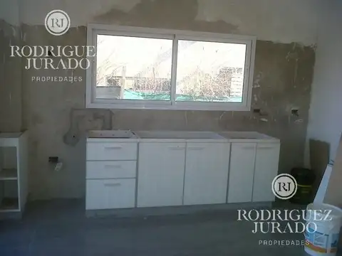 Casa 5 ambientes con 3 baños