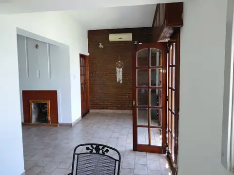 Casa 4 ambientes con 3 baños