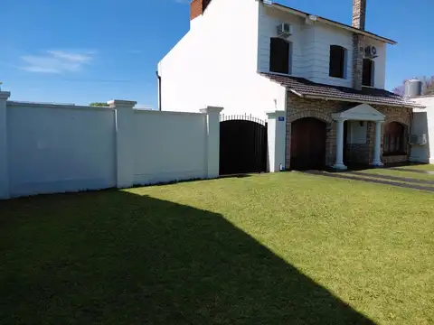 Conceja Y. Lettieri 100