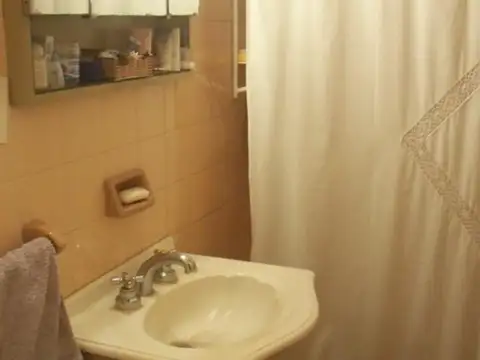 VENTA DEPARTAMENTO AMPLIO DE 4  AMBIENTES,CENTRO DE PILAR