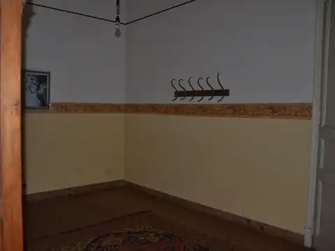 Casa en Venta sobre Av Pellegrini Oportunidad