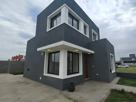 VENTA CASA SAN IGNACIO DOS PLANTAS EN LOTE 366 MTS