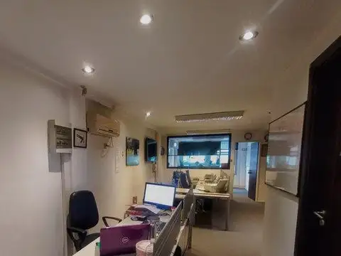 Oficina 3 ambientes con 2 baños