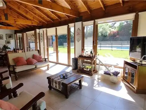 Casa en Venta con 8 cocheras