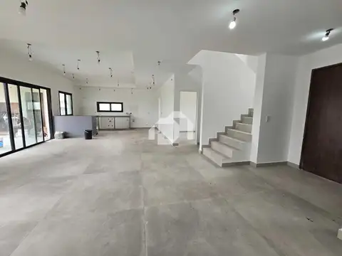 Casa en Venta en Pilar Del Este, USD 220.000