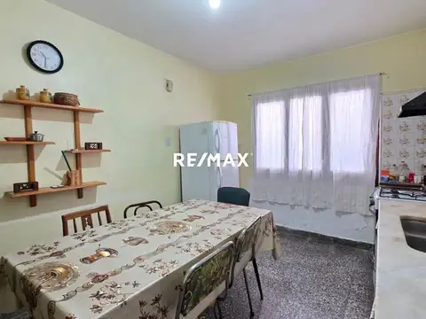 Casa 5 ambientes con 1 baño