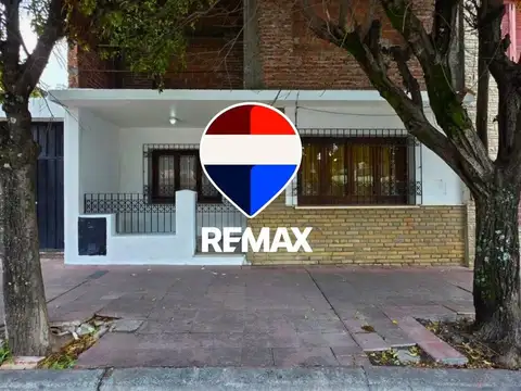 CASA 3 DORMITORIOS VENTA MACROCENTRO APTO PERMUTA