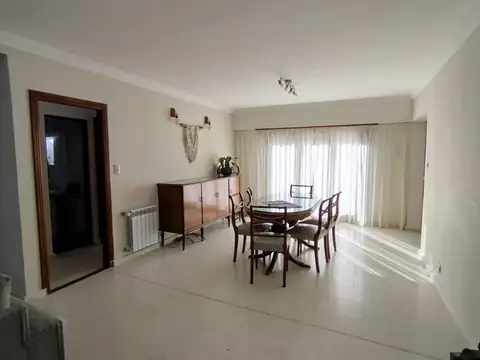 HERMOSO CHALET CINCO AMBIENTES - IDEAL VIVIENDA PERMANENTE