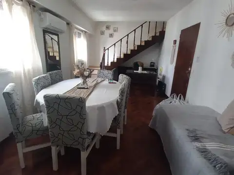 Centro departamento en duplex, 3 ambientes baño y toilete vista abierta, super luminoso