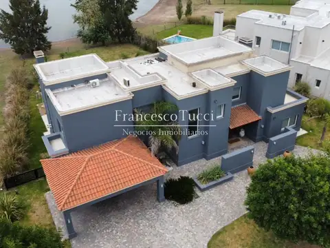 Casa en venta 7 ambientes con pileta en Terravista