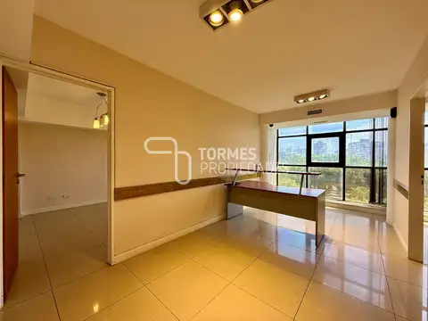 VENTA Oficina 4 ambientes con vista plena a Plaza San Martín – Centro, Mar del Plata