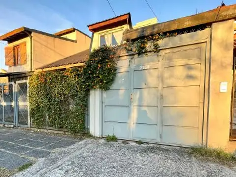 Depto Tipo Casa en Alquiler con 3 cocheras