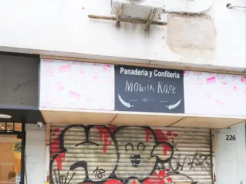 * SE VENDE LOCAL EN EXCELENTE UBICACION CENTRO RAMOS MEJIA *