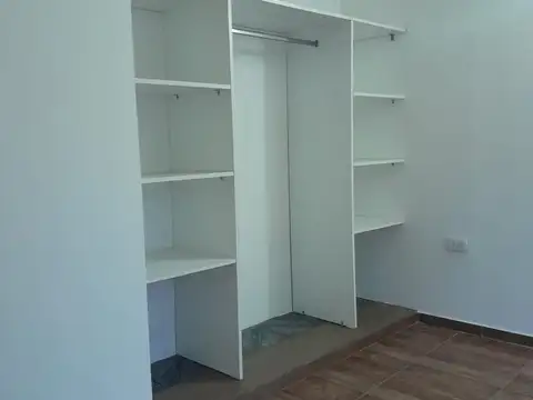 Depto Tipo Casa en Alquiler con 1 cocheras