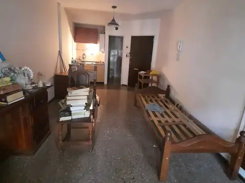Comodo dpto. monoambiente. A pasos de Av. Libertador