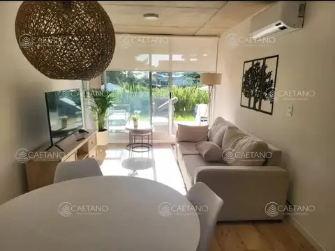 Venta apartamento 2 dormitorios. Playa Mansa, Punta del Este.