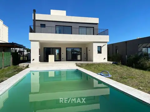 VENTA CASA  SANTA ELISA 4 AMB. PILAR DEL ESTE 163