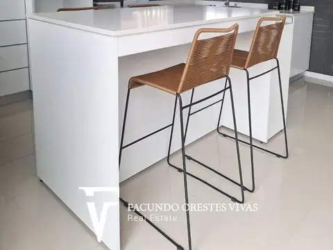 Casa 4 ambientes con 2 baños