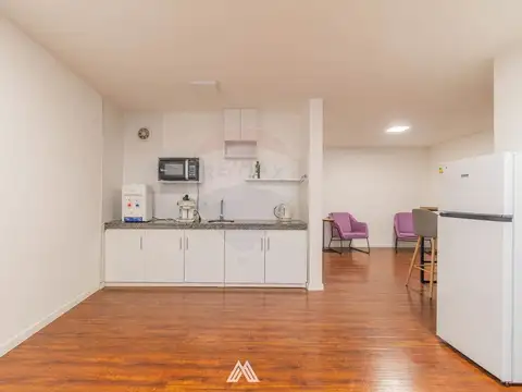 Oficina en Alquiler con 1 cochera