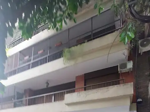 Semipiso 4 ambientes c/dependencia completa y cochera en Alquiler en Flores