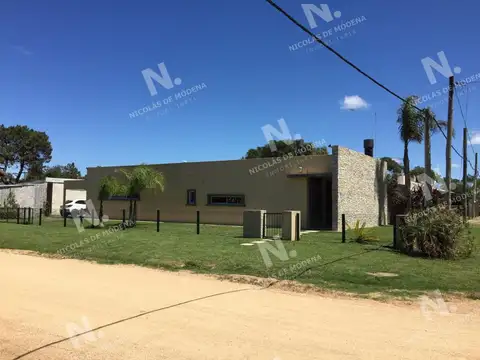 Casa moderna a 100 metros del mar!