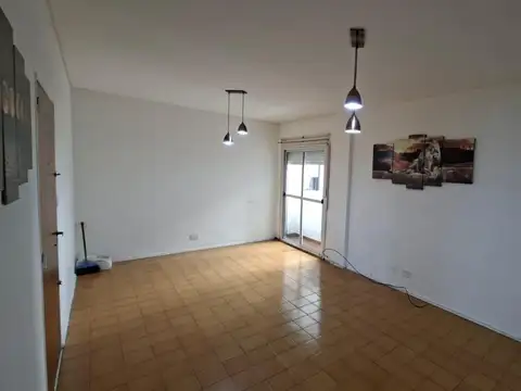 DEPARTAMENTO 3 AMBIENTES  CON DEPENDENCIAS