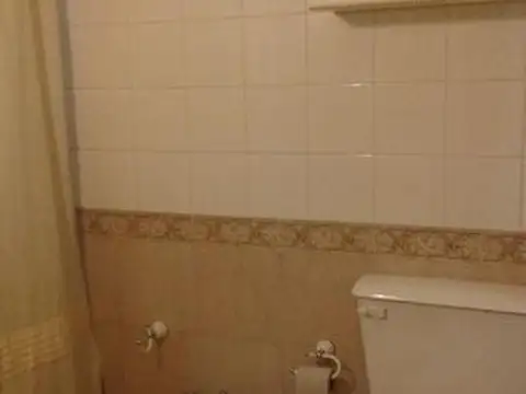 3 AMBIENTES CON DEPENDENCIAS EN EDIFICIO DE ESTILO