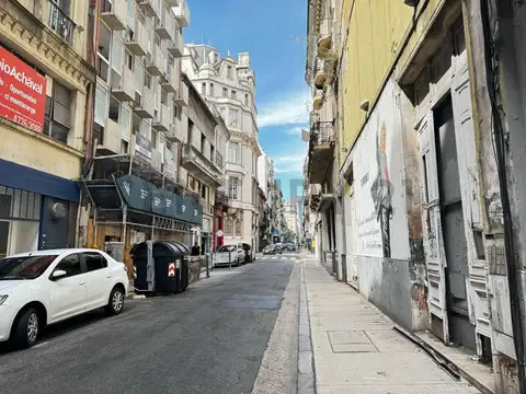 Rivadavia 1200, Piso 0