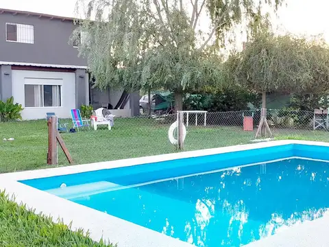 Casa de 4 dormitorios en Barrio Las Acequias, Roldan