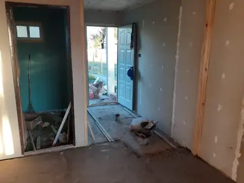 Casa 6 ambientes con 2 baños