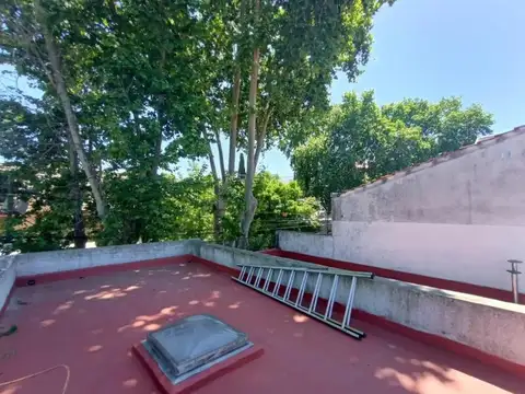 VENTA – CASA EN OLIVOS CON POTENCIAL DE DESARROLLO